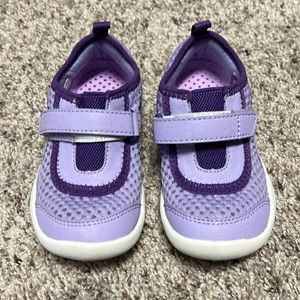 NWOT girls water shoes